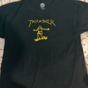 Thrasher size L. Main color is black and yellow